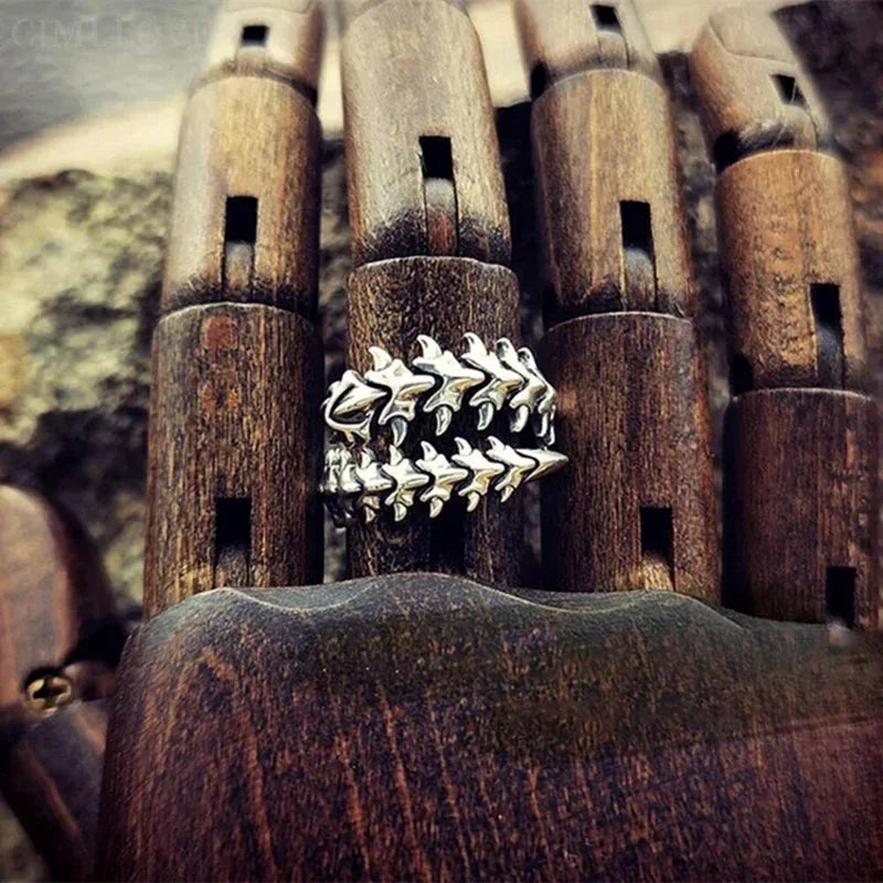 Vintage Gothic Spine Ring – Adjustable Antique Silver Keel Design Punk Hip Hop