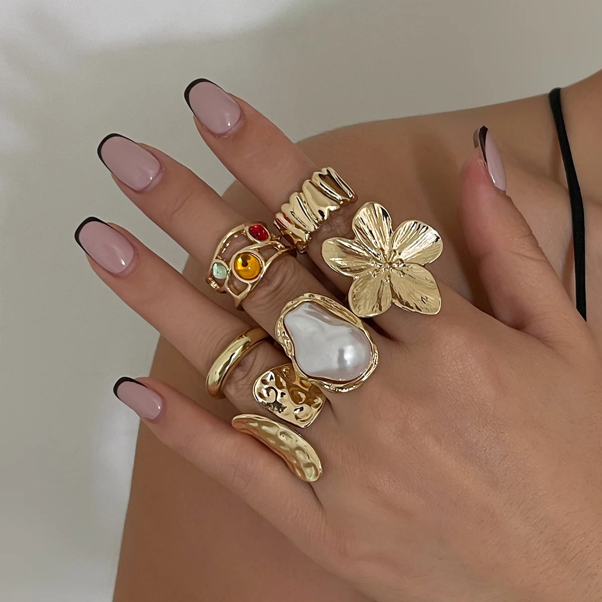 Baroque Pearl & Exaggerated Metal Flower Rings