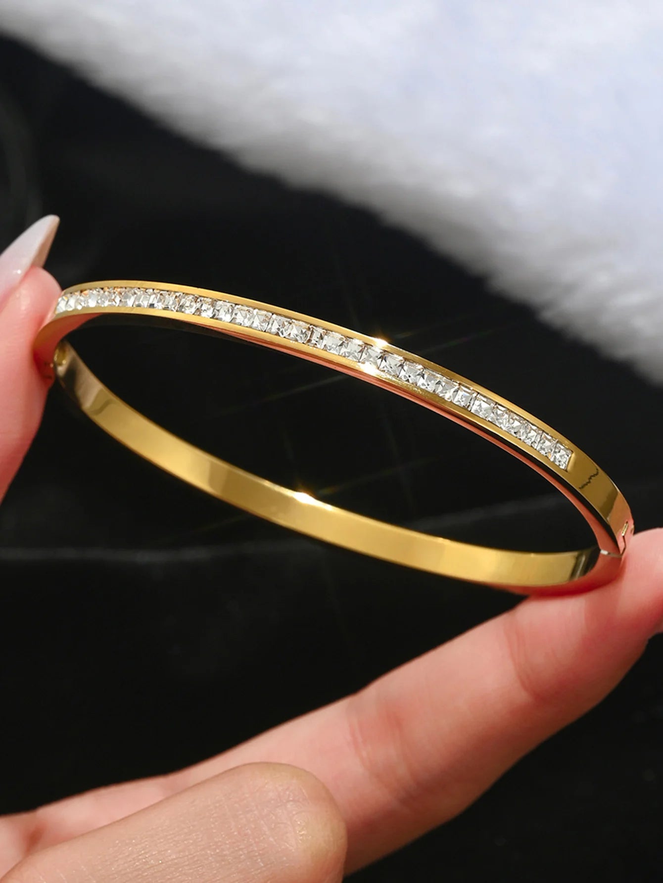 Fortune Luxe Clover Bangle Set Bracelet