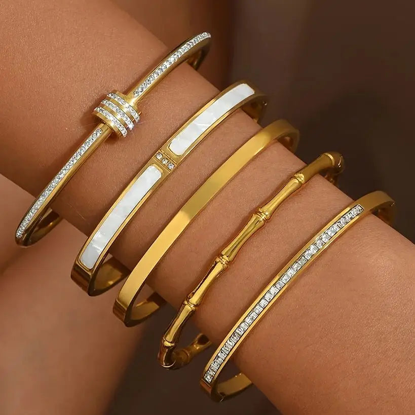 Fortune Luxe Clover Bangle Set Bracelet