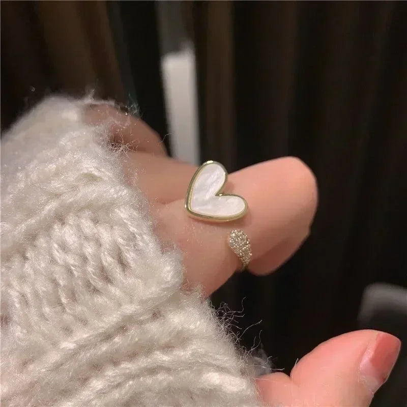 Vintage Daisy Flower Ring for Women – Adjustable Silver Open Band Fashion Jewellery