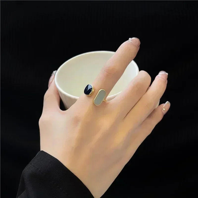 Vintage Daisy Flower Ring for Women – Adjustable Silver Open Band Fashion Jewellery
