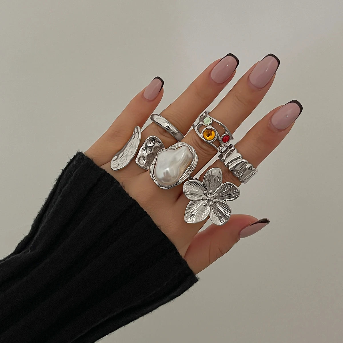 Baroque Pearl & Exaggerated Metal Flower Rings
