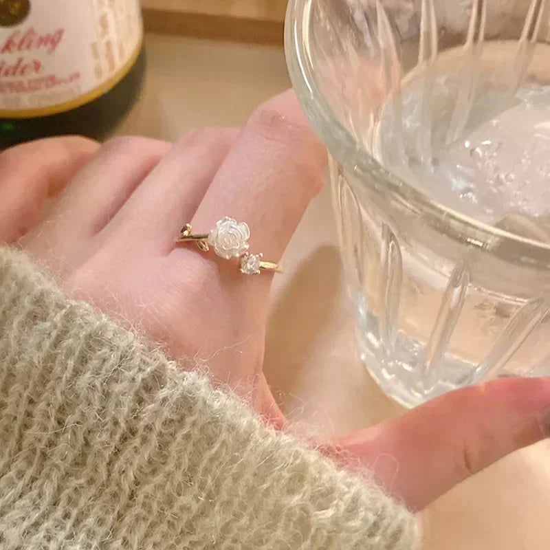 Vintage Daisy Flower Ring for Women – Adjustable Silver Open Band Fashion Jewellery