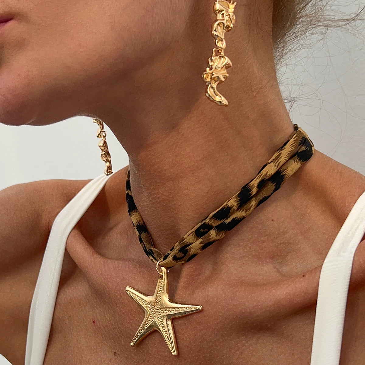 Gold Starfish Pendant Necklace