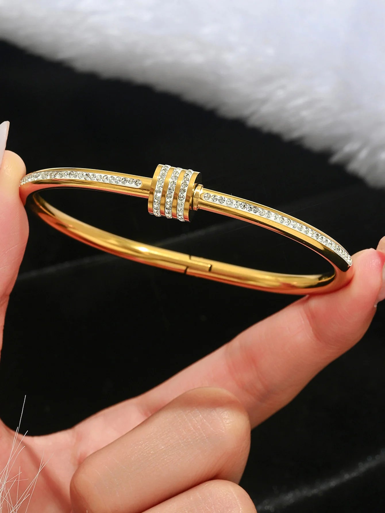 Fortune Luxe Clover Bangle Set Bracelet
